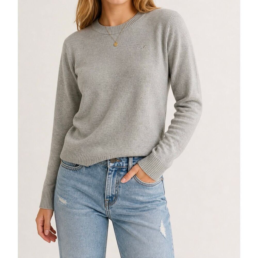 Hollister Gray Crewneck Sweater Small Minimalist Soft Classic Pullover